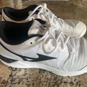Mizzuno Women’s Wave Suoer Sonic 2 indoor court shoes